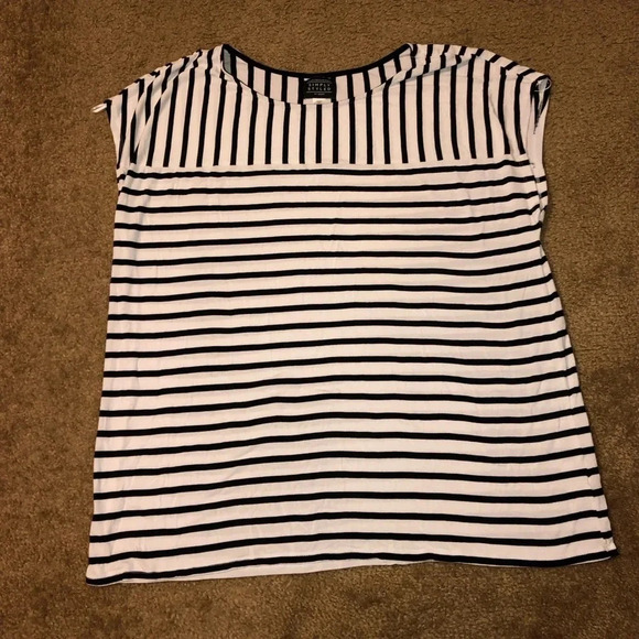 Blk and white striped blouse - Picture 1 of 3